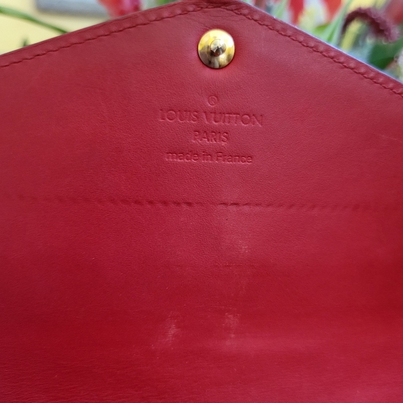 Louis Vuitton Patent Sweet Monogram Sarah Wallet Pomme D'Amour (COA) - Picture 13 of 16